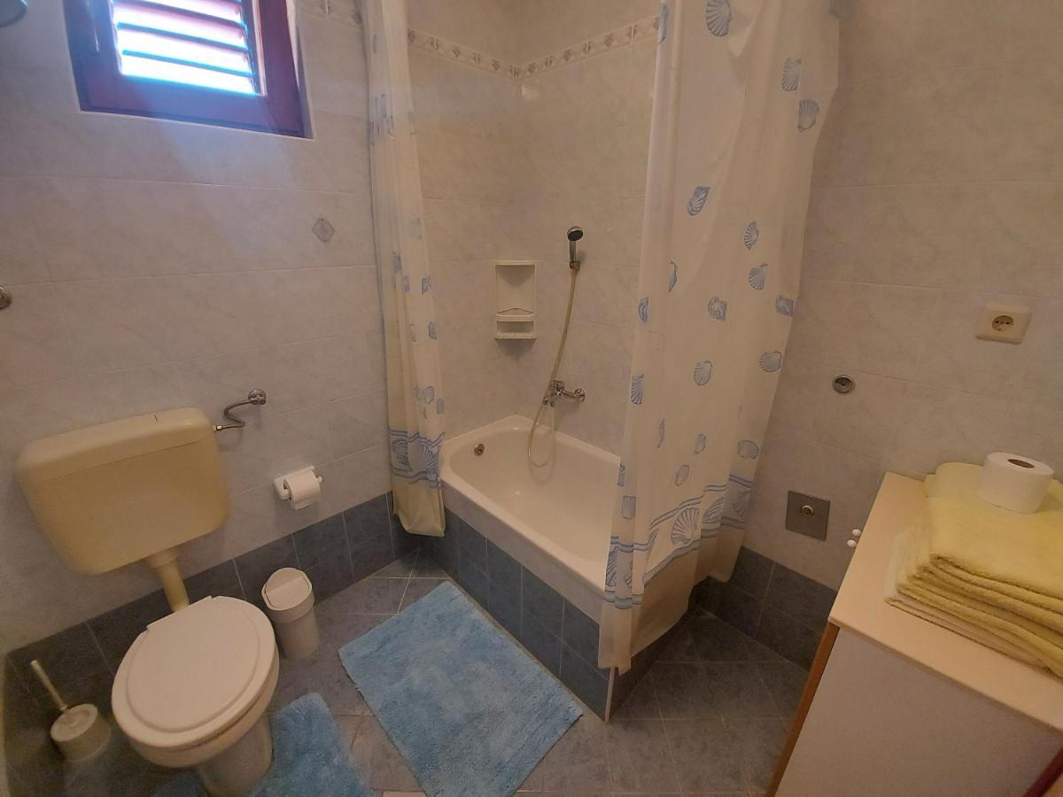 Apartments Elizabeta Draga Bašćanska Екстериор снимка